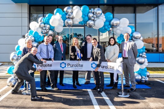 Purolite has opened a new 74,000-square-foot manufacturing facility in King of Prussia, initially adding 75 jobs. The company held a ribbon cutting on Monday, Dec. 5. (PHOTO COURTESY OF PUROLITE)
Purolite在普鲁士国王开设了一个新的74,000平方英尺的制造工厂,最初增加75个工作岗位。该公司在12月5日周一举行了剪彩仪式。(图片由purolite提供)